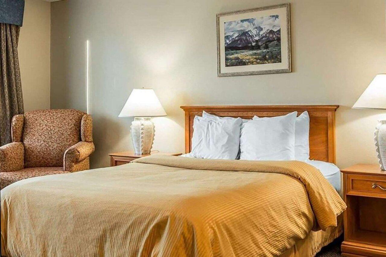 Days Inn By Wyndham Stockton Buitenkant foto