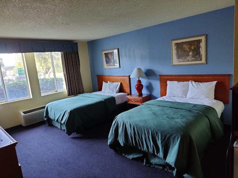Days Inn By Wyndham Stockton Buitenkant foto