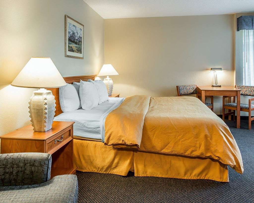 Days Inn By Wyndham Stockton Buitenkant foto
