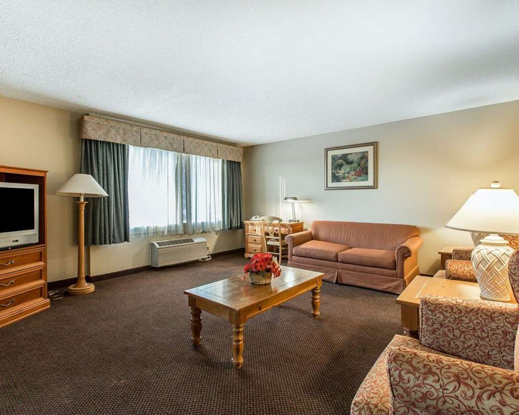 Days Inn By Wyndham Stockton Buitenkant foto