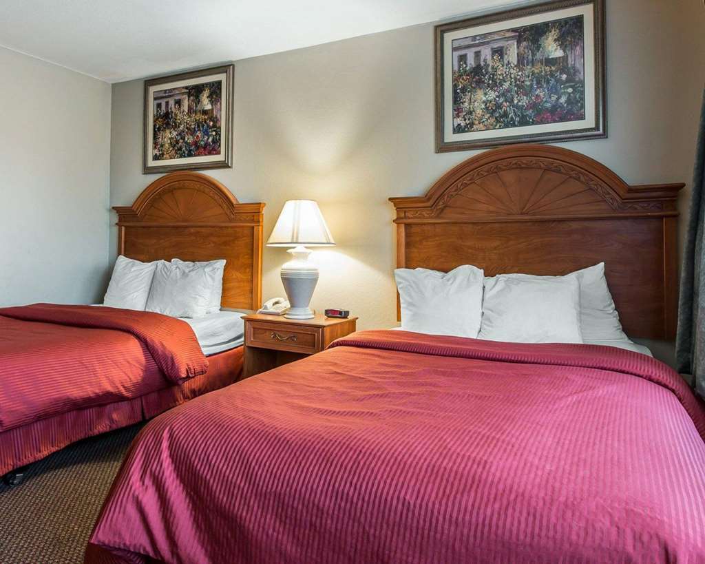 Days Inn By Wyndham Stockton Buitenkant foto